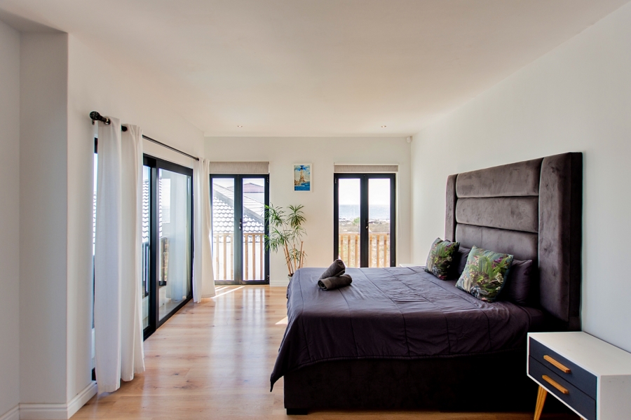 3 Bedroom Property for Sale in Sandy Point Western Cape